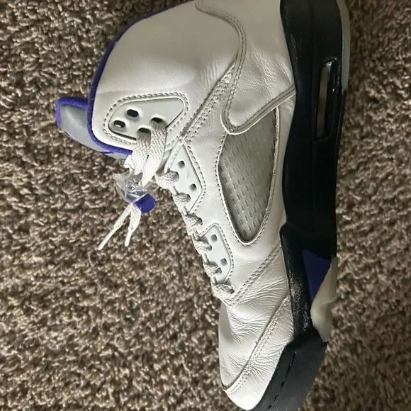 Jordan Retro White and Purple Sneakers - Picture 10 of 13